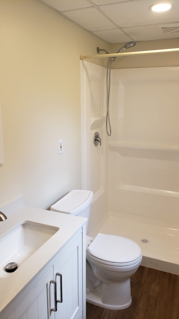 305 YALE ROAD NORTH, GLASSBORO, NJ 08028 6 BEDROOM / 3 BATH My